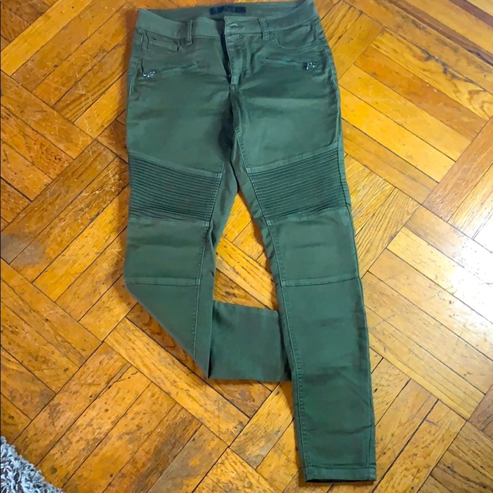 Green skinny jeans